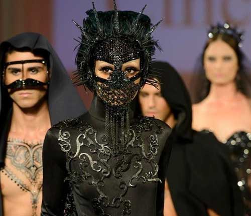 black-mask.jpg Black mask